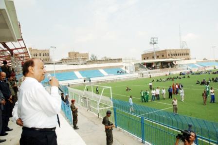 ..ويلقي كلمته امام الشباب في ميدان الشهداء بتعز